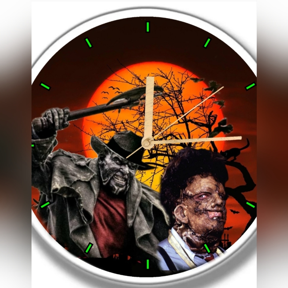 Jeeper Creeper end Leather face clock